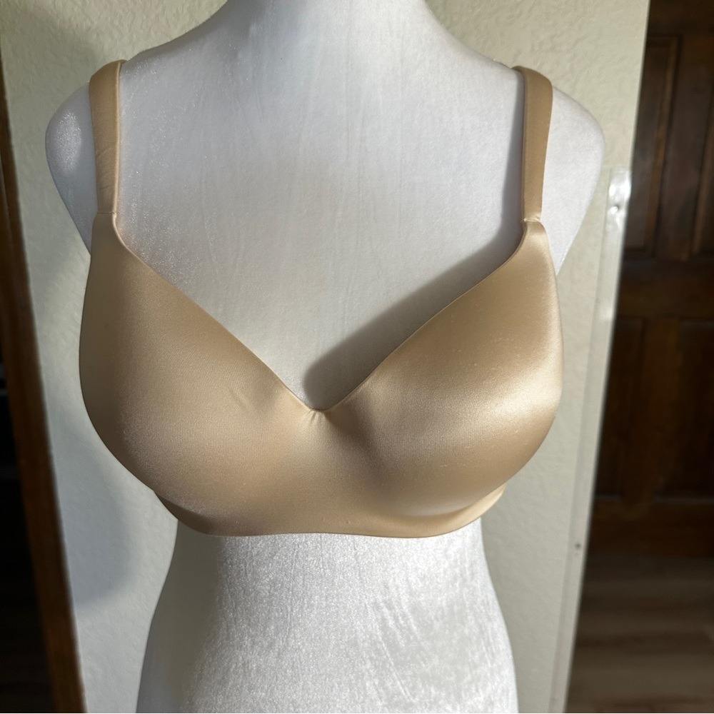 Soma Enhancing Shape Wireless Bra Beige 38B Women Smooth Comfort Everyday